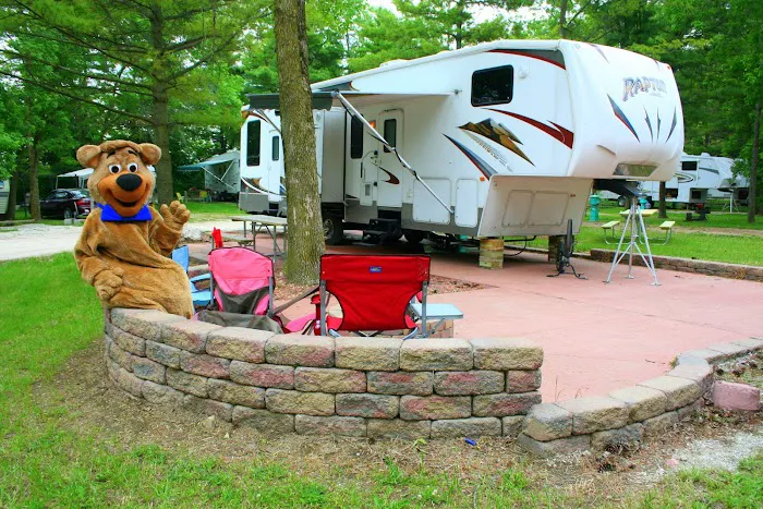 Jellystone Park Camp-Resort in Caledonia, WI Picture 9