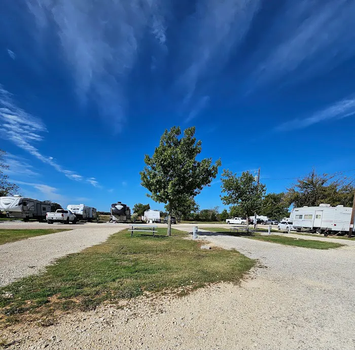 Lonesome Dove RV Park and Camp ( Stephenville, Tx) Picture 2