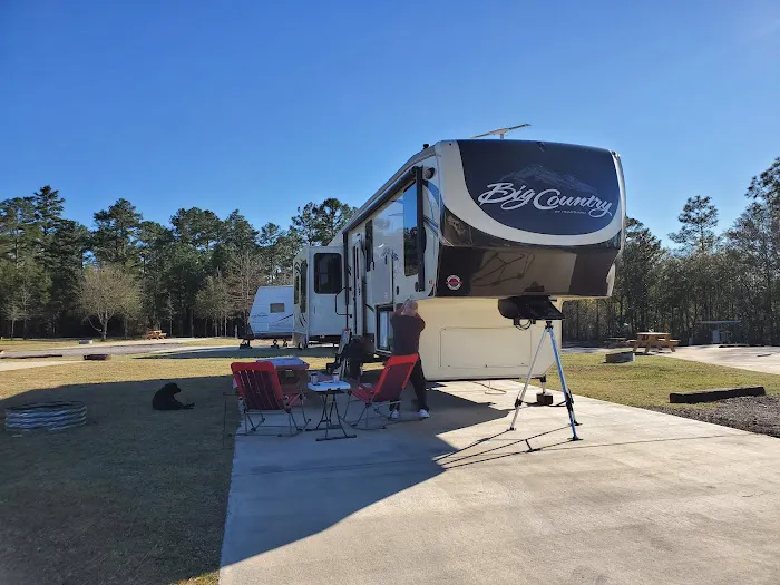 The Oaks Family RV Park & Campground Picture 8