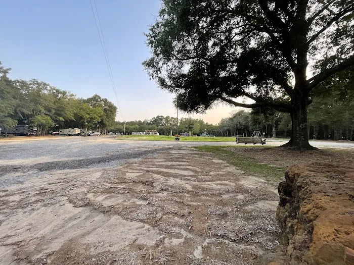 The Oaks Family RV Park & Campground Picture 9
