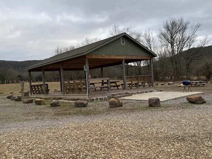 Round the Bend Pavilion Picture 2