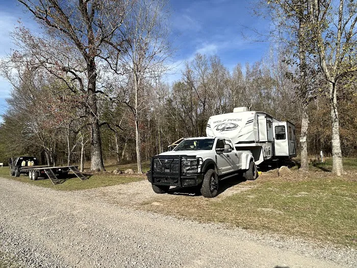 Round the Bend RV Campground Picture 2