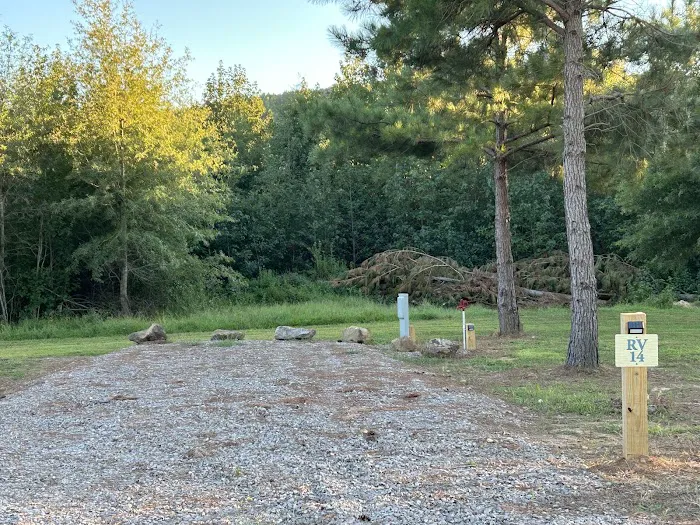 Round the Bend RV Campground Picture 4