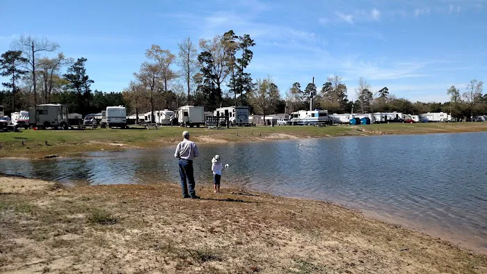 Thompson Lake RV Resort Picture 4