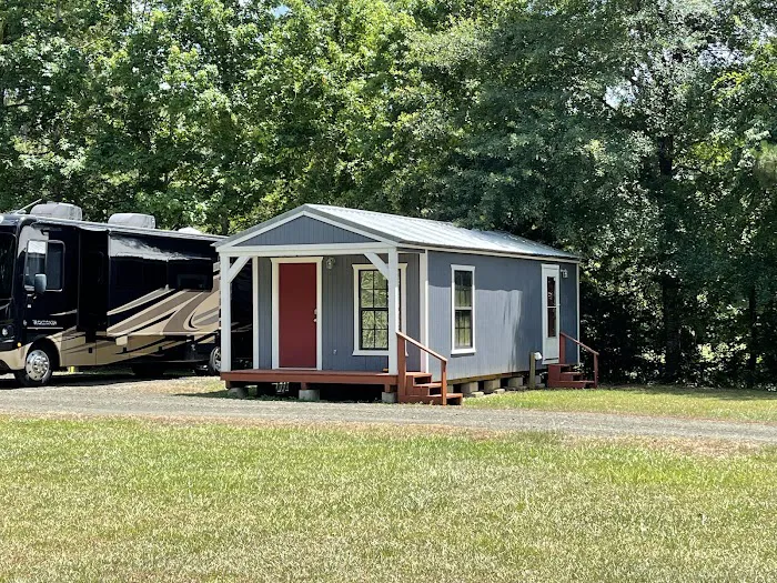 L & L RV Park Picture 2