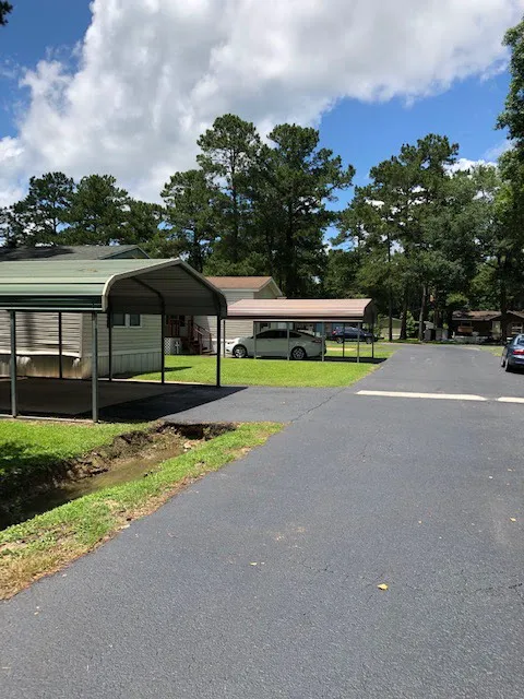 Sugar Pines RV & Mobile Home Park Picture 7