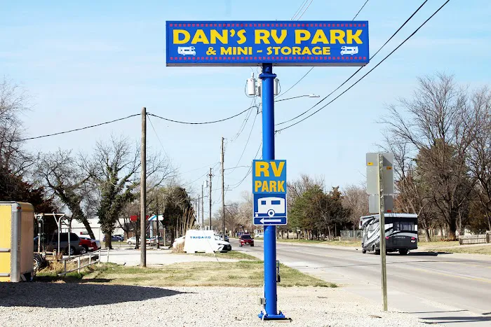 Dan's RV Park Picture 5