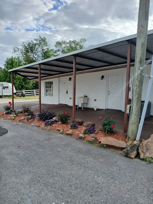Twelve Palms RV Park Picture 3