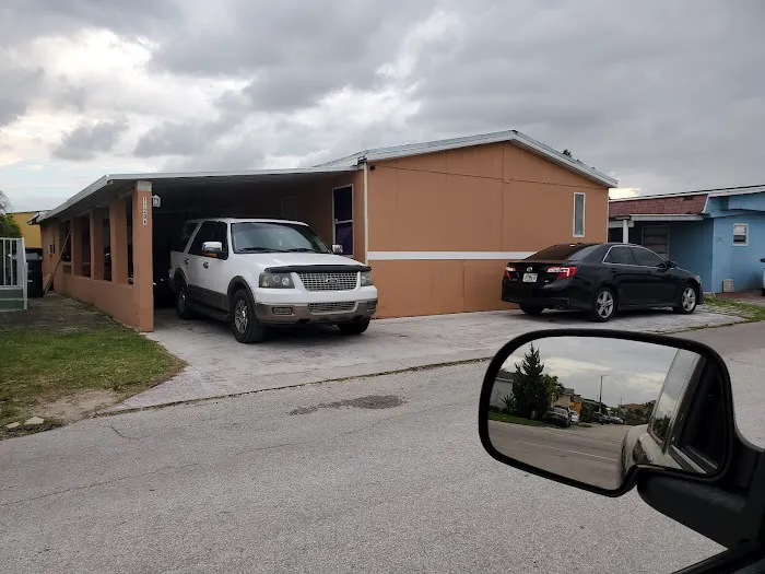Li'l Abner Mobile Home Park Picture 10