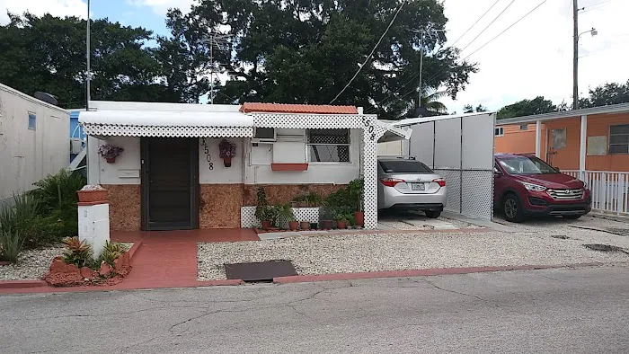 Sunnyside Trailer Park Picture 3