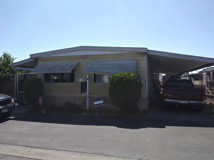 Friendly Village Mobile Home Park Picture 2