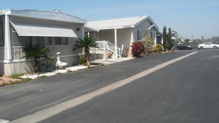Friendly Village Mobile Home Park Picture 7