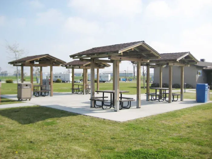Seabreeze RV Resort (Military Campground) Picture 6