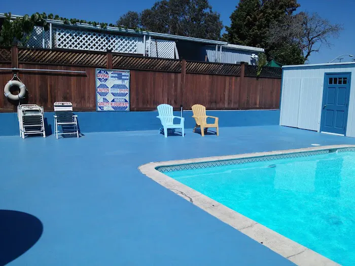 Rainbow Mobile Home Park Picture 3