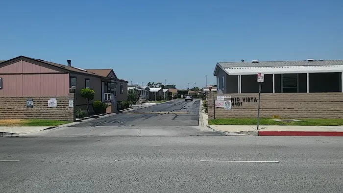 Rio Vista Mobile Home Park Picture 3