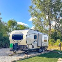 Oregon Trail Glamping and RV Park Hiawatha, KS ico