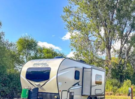 Oregon Trail Glamping and RV Park Hiawatha, KS