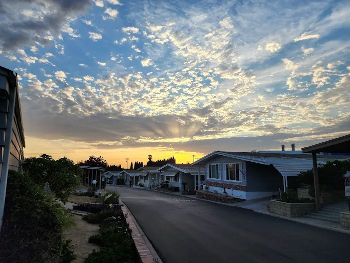 Whittier Downs Mobile Home Park Picture 2