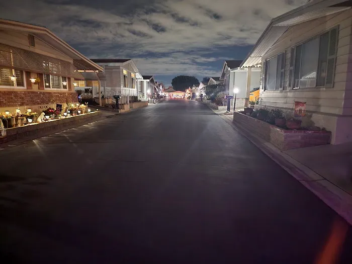 Whittier Downs Mobile Home Park Picture 4