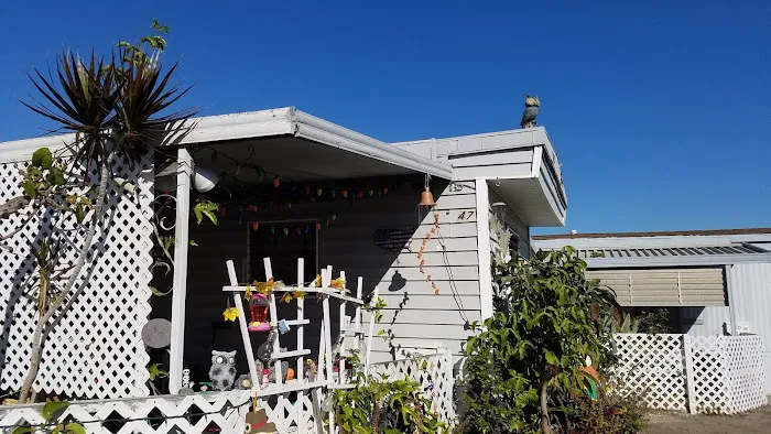 Emerald Gardens Mobile Home Estates Picture 3