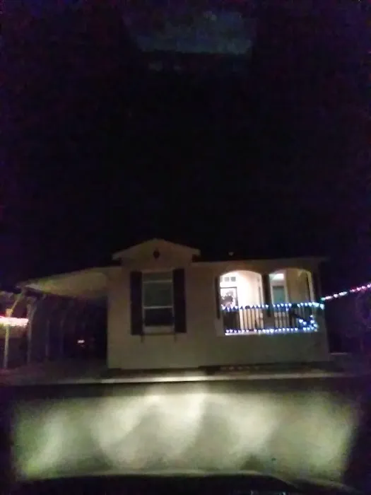 Woods Mobilehome Park Picture 8