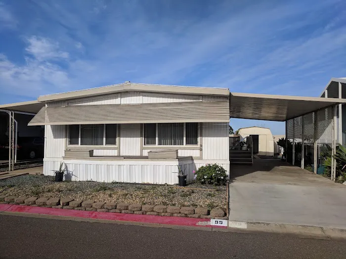 Village Green Mobilehome Park Picture 8