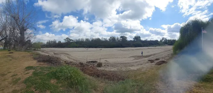The Riverbend RV & Campground Picture 1