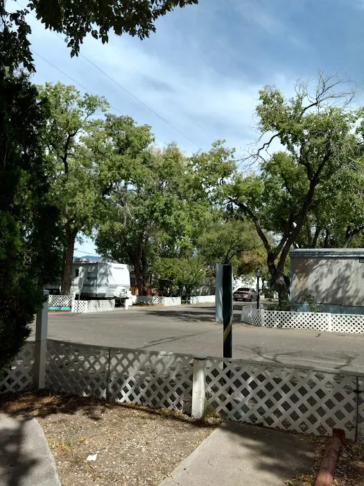 El Rancho Mobile Home Park Picture 2