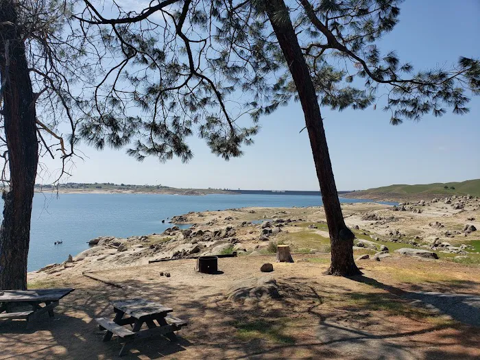 Valley Oak Campground Picture 4