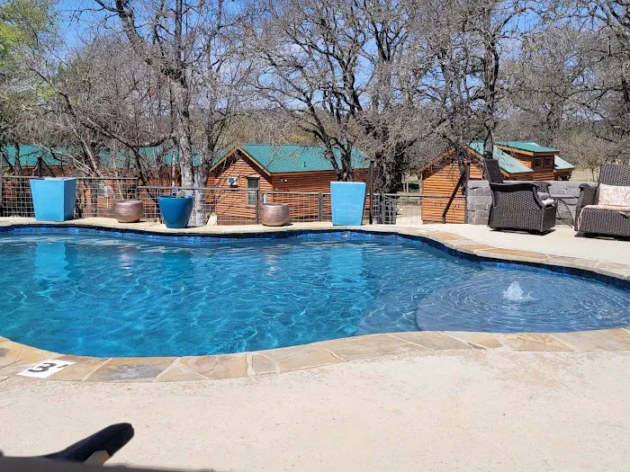 Al's Hideaway Cabins and RV Rentals, LLC Picture 3