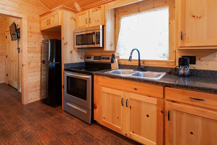 Al's Hideaway Cabins and RV Rentals, LLC Picture 7