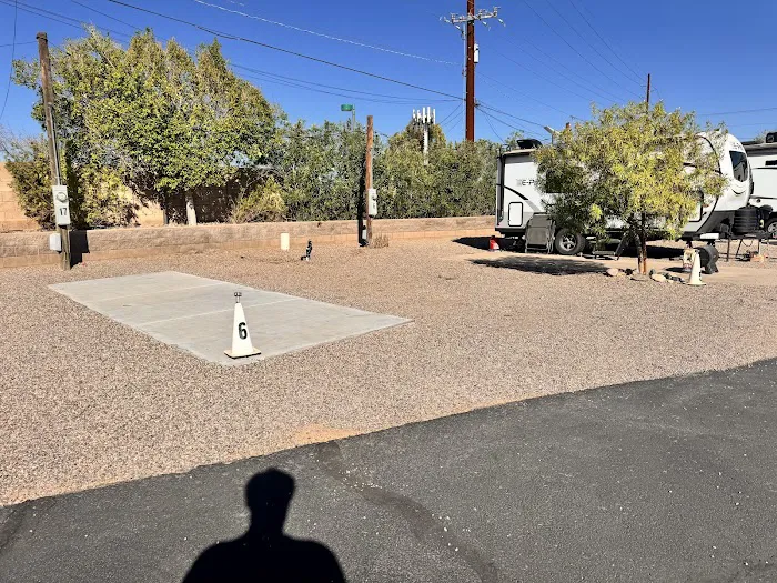 Twin Palms RV Park Picture 9