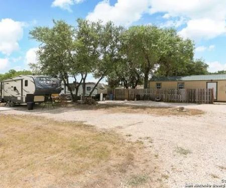 Medina River Rv Park and Camping