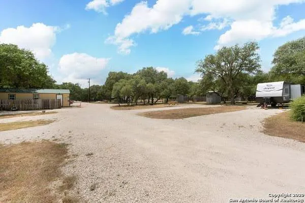 Medina River Rv Park and Camping Picture 10