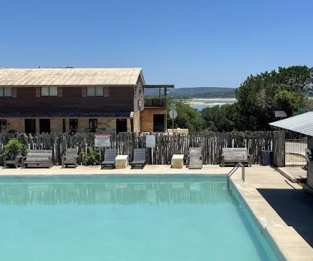 Camp Ledgerock Retreat - Luxury Glamping on Canyon Lake