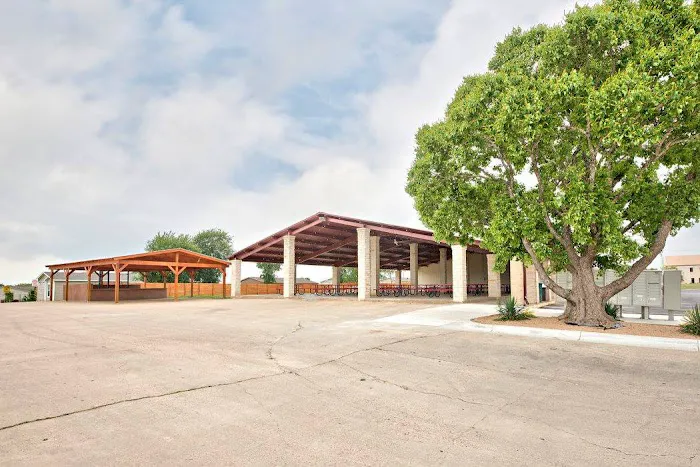 Loma Vista - Manufactured Home Community Picture 7
