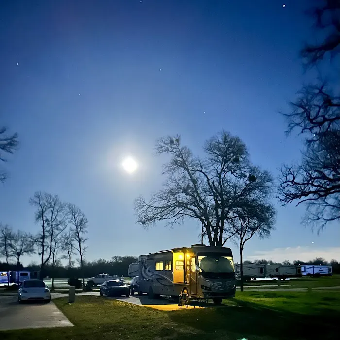 Austonia RV Resort Picture 4