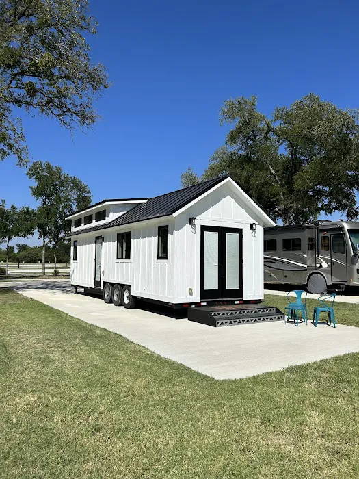 Austonia RV Resort Picture 5