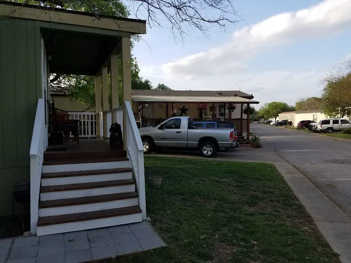 Forest Oaks Village Picture 3