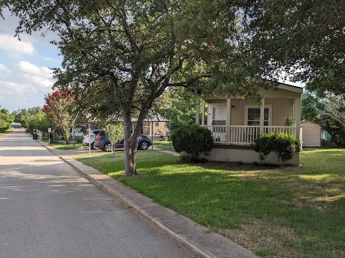 Forest Oaks Village Picture 8