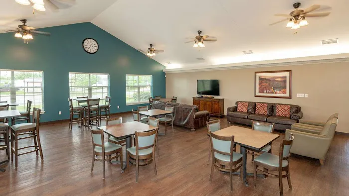 Oak Crest Picture 9