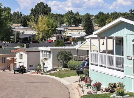 Holiday Hills Village