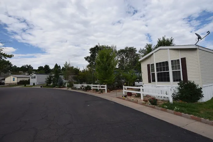 Redwood Estates Manufactured Home Community Picture 7