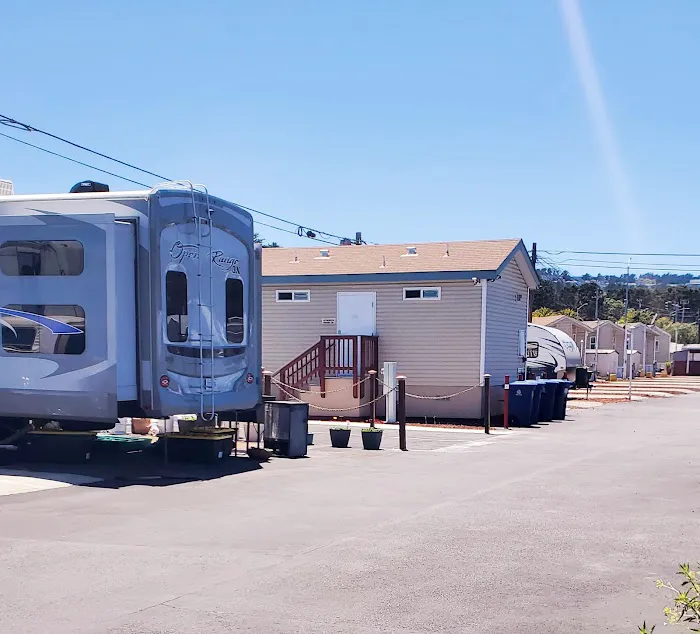 Treasure Island Mobile Home & RV Park Picture 5