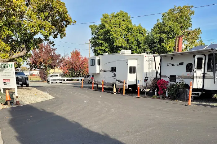 Rodeo Mobile Home & RV Park Picture 9
