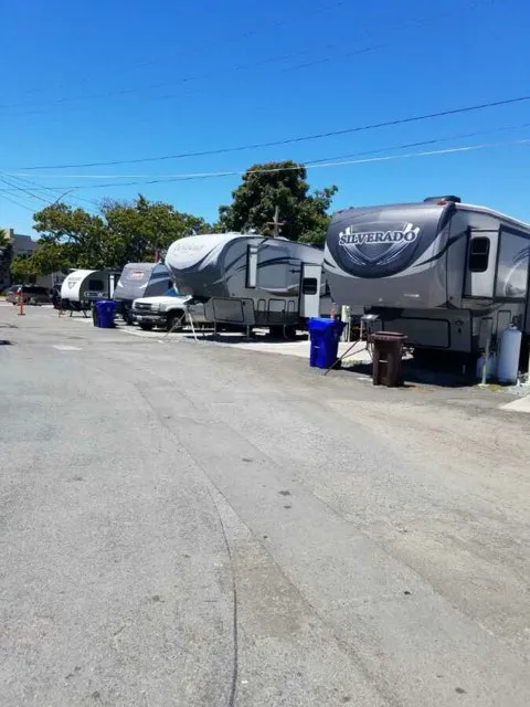 Rodeo Mobile Home & RV Park Picture 4