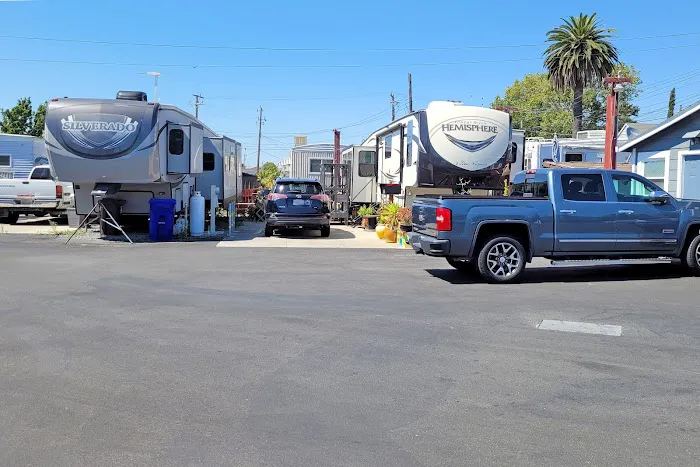 Rodeo Mobile Home & RV Park Picture 5