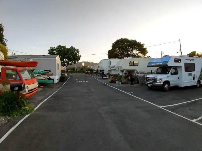 Golden Gate Trailer Park Picture 9