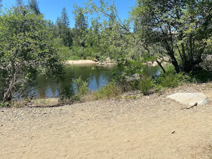 Rock-N-Water: The Cove Campground Picture 4