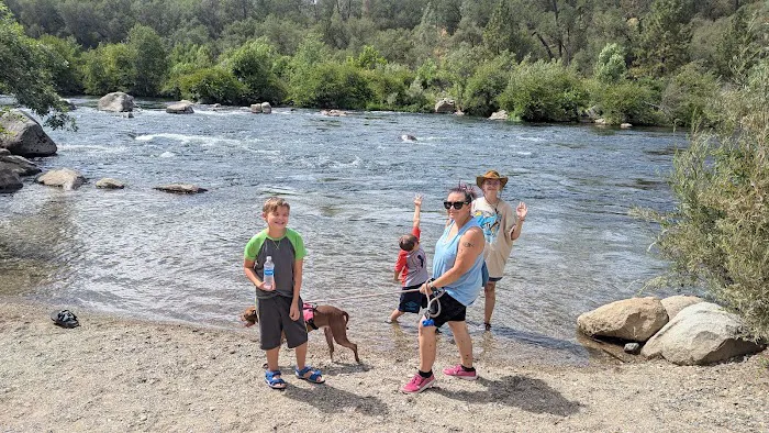 Rock-N-Water: The Cove Campground Picture 7
